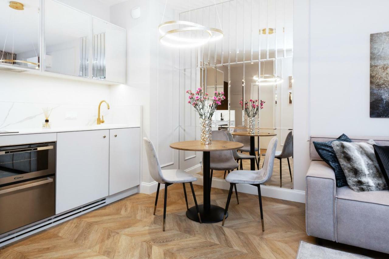 Mennica Residence Apartments By Renters Prestige Warszawa Eksteriør billede